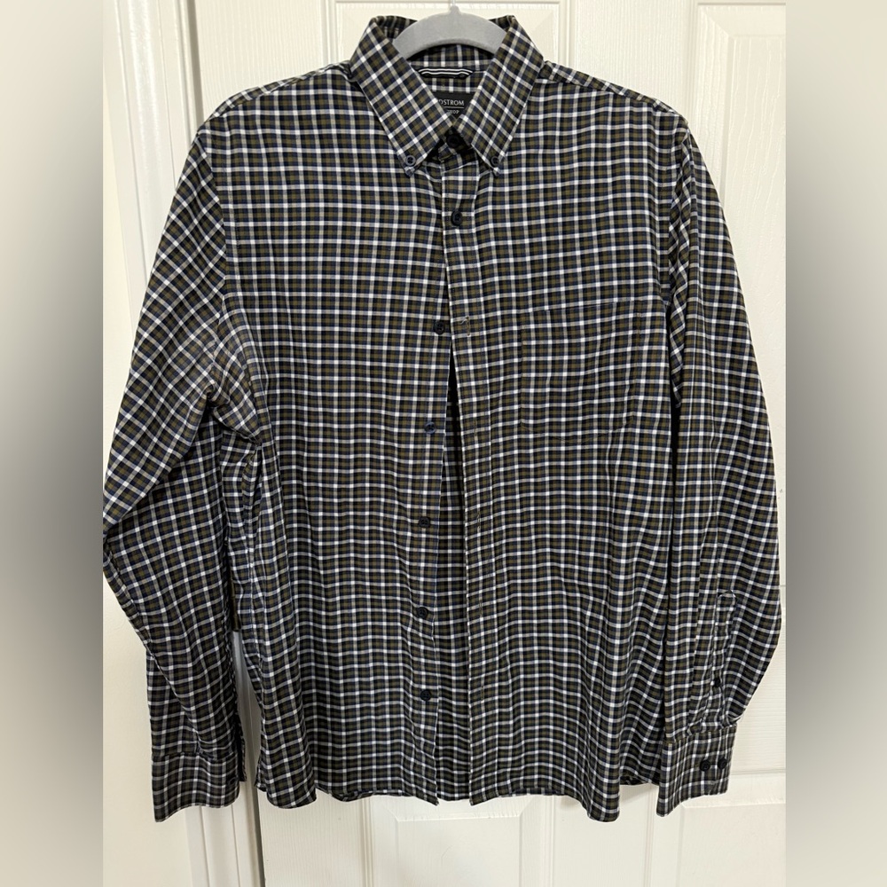Nordstrom Men’s Tech-Smart button down green plaid shirt Size Medium